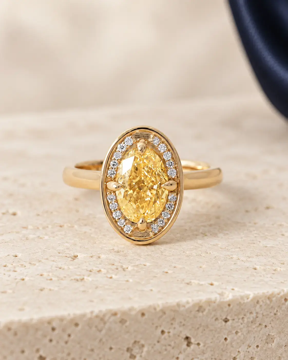 NUA Ambre Halo Sarı Oval Taşlı Yüzük